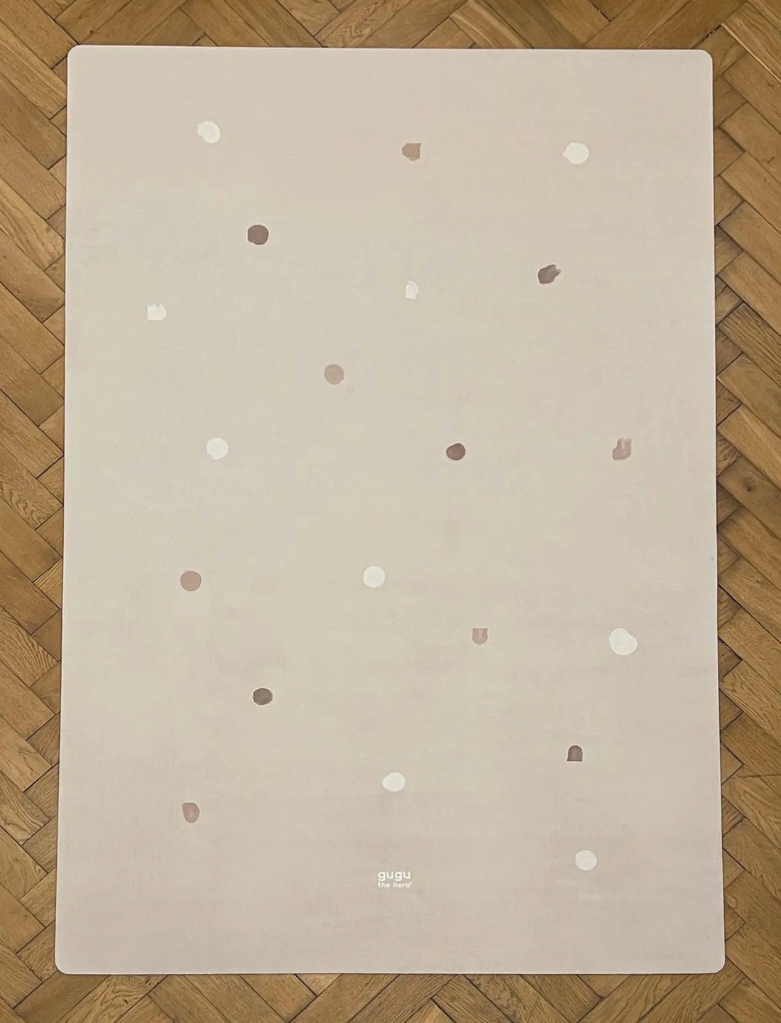 Natūralaus kaučiuko kūdikių kilimėlis „Beige Beige Dot Big“ | Kinderis.eu