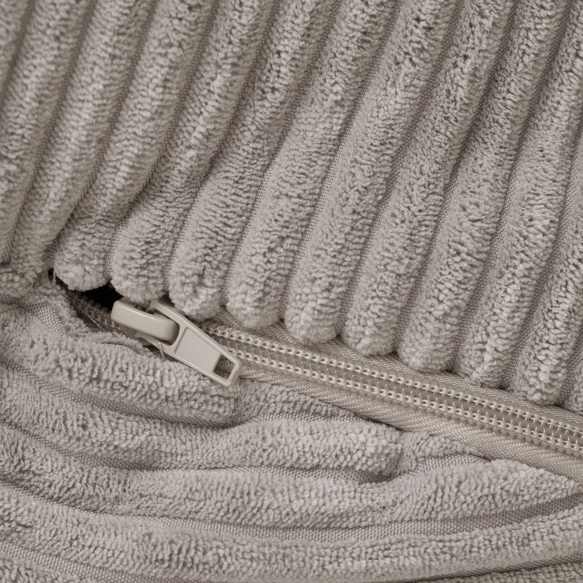 PLUSH NEST Huggy Bear fotelis, 68 × 45 cm, smėlio spalvos, kordurojus | Kinderis.eu