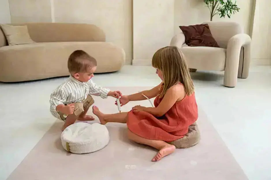 Natūralaus kaučiuko kūdikių kilimėlis „Beige Beige Dot Big“ Kinderis.eu