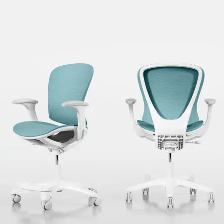 komplektas: reguliuojamas rašomasis stalas 100×60 + vaikiška kėdė su pakoju + antstalis su perforuota pegboard lentele Kinderis.eu