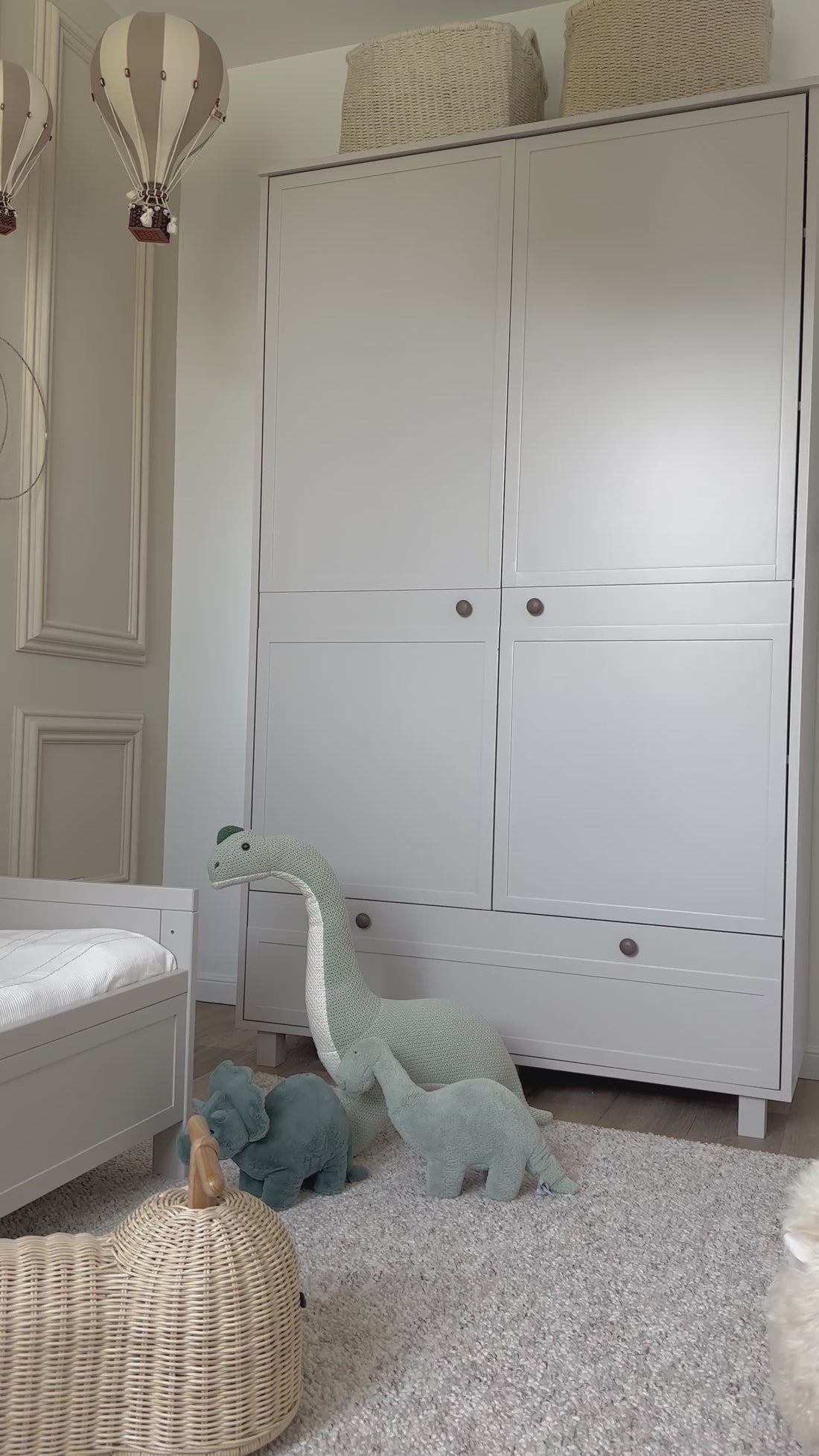 Rūbų spinta vaikų kambariui "VINTAGE",  cahmere