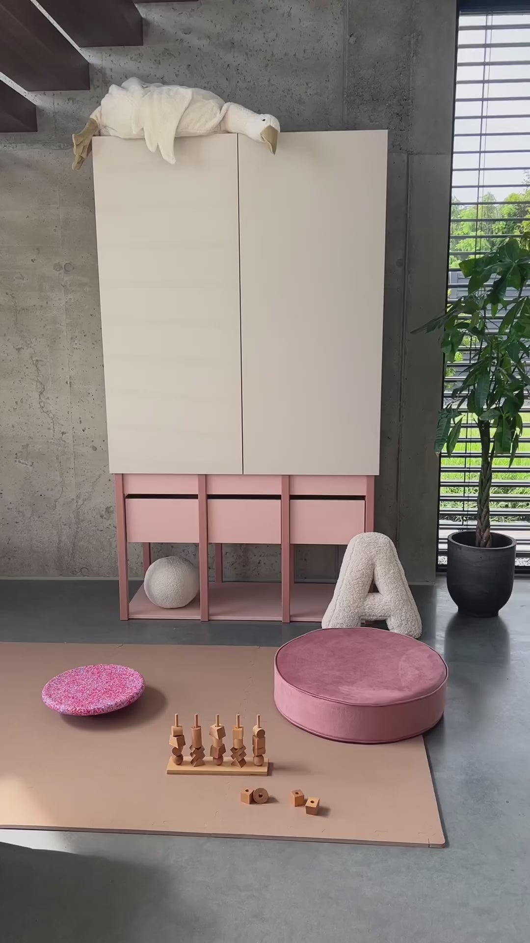 MEDINĖ SPINTA VAIKŲ KAMBARIUI "TWEENS", pink