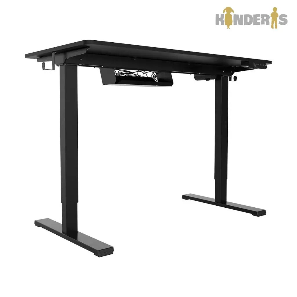 vaikams skirtas stalas kurio stalvirsius yra juodos spalvos ir aukstis gali reguliuotis