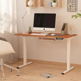 vaikams skirtas stalas kurio stalvirsius yra baltos spalvos ir aukstis gali reguliuotis