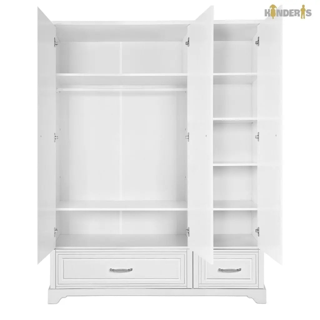 triju duru spinta su skirtingi stalciais