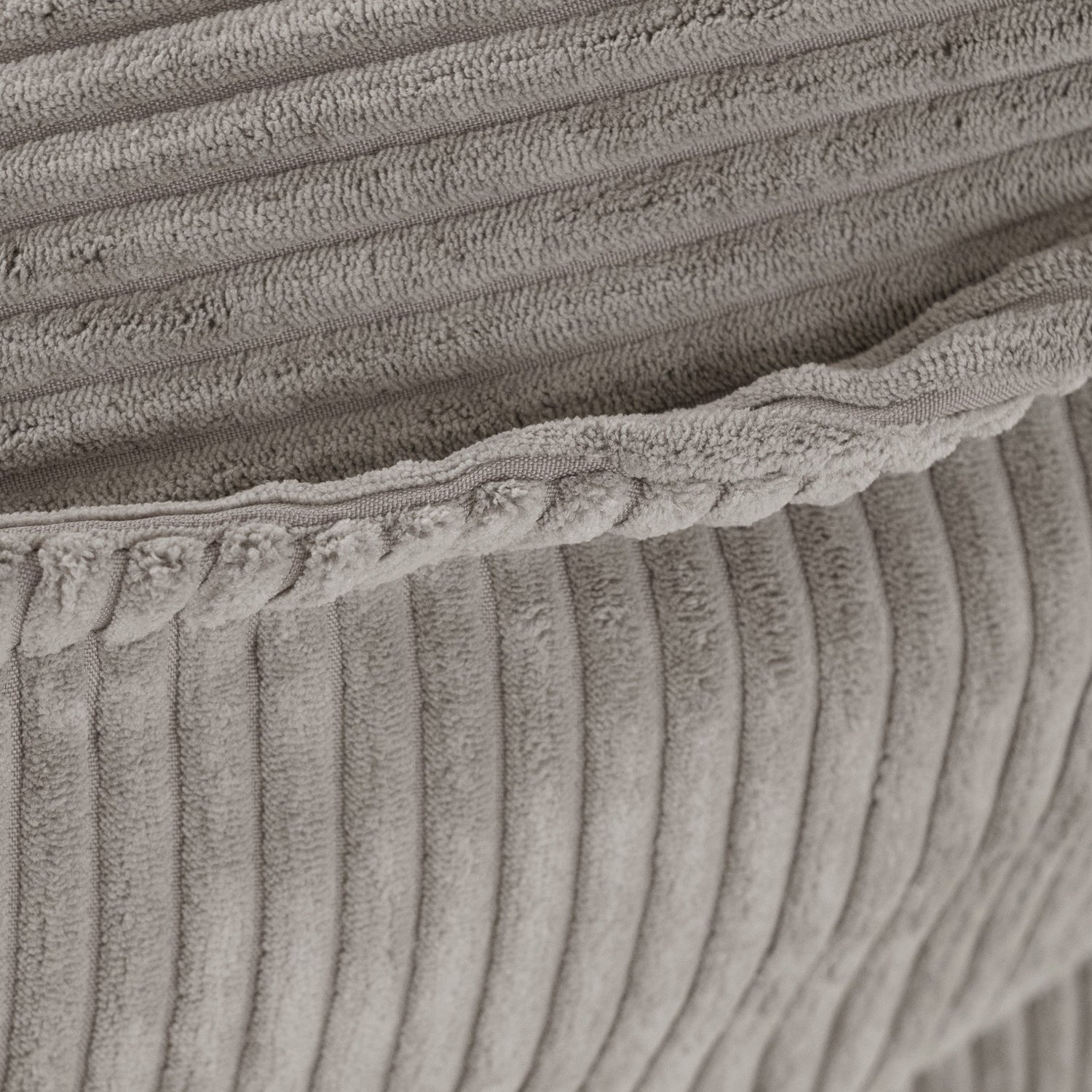 PLUSH NEST Huggy Bear fotelis, 68 × 45 cm, smėlio spalvos, kordurojus | Kinderis.eu