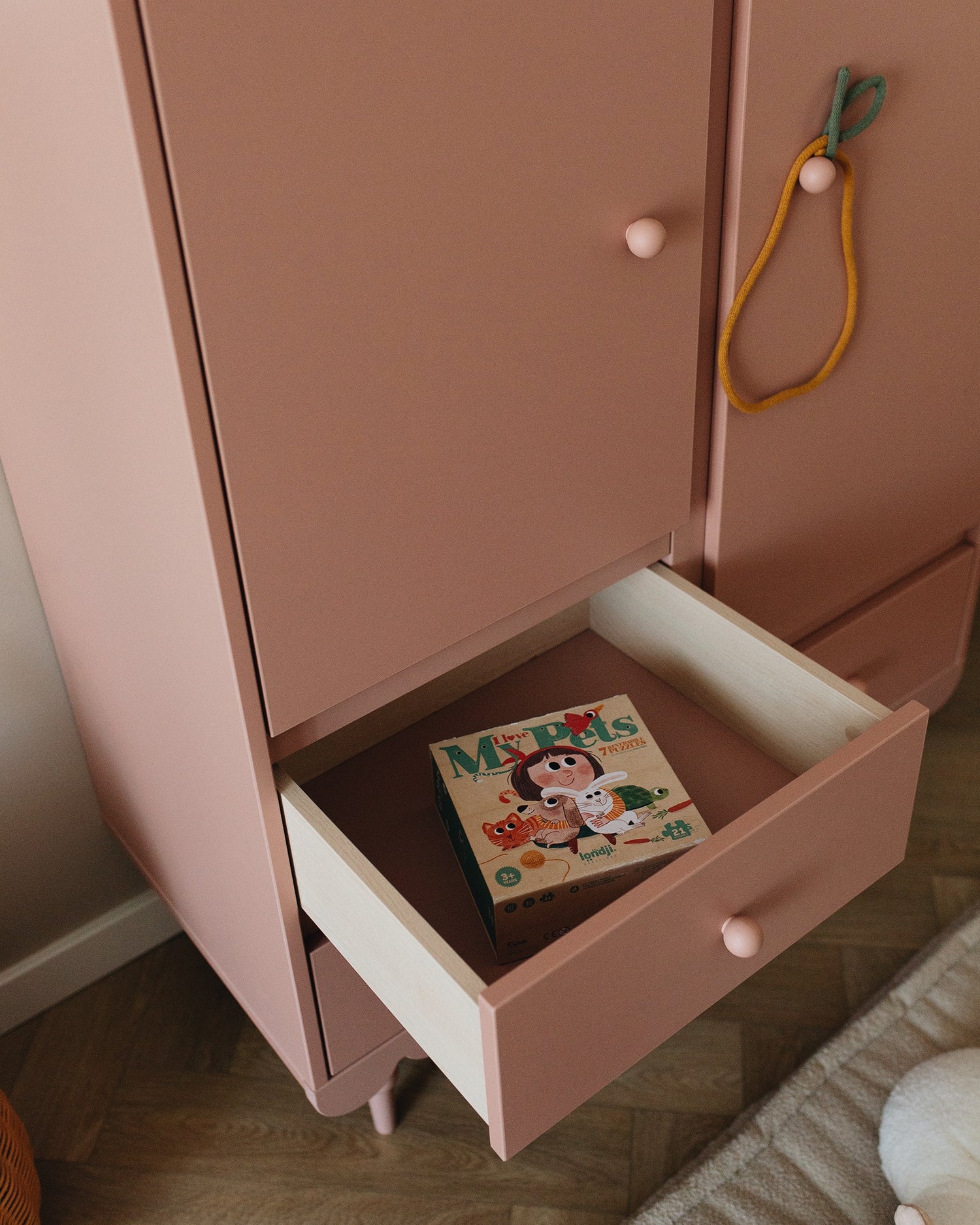 Retro komoda vaiko kambariui "BABUSHKA"pink