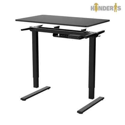vaikams skirtas stalas kurio stalvirsius yra juodos spalvos ir aukstis gali reguliuotis