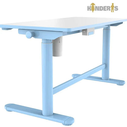 ergonomiškas stalas kuris yra vaiko kambaryje