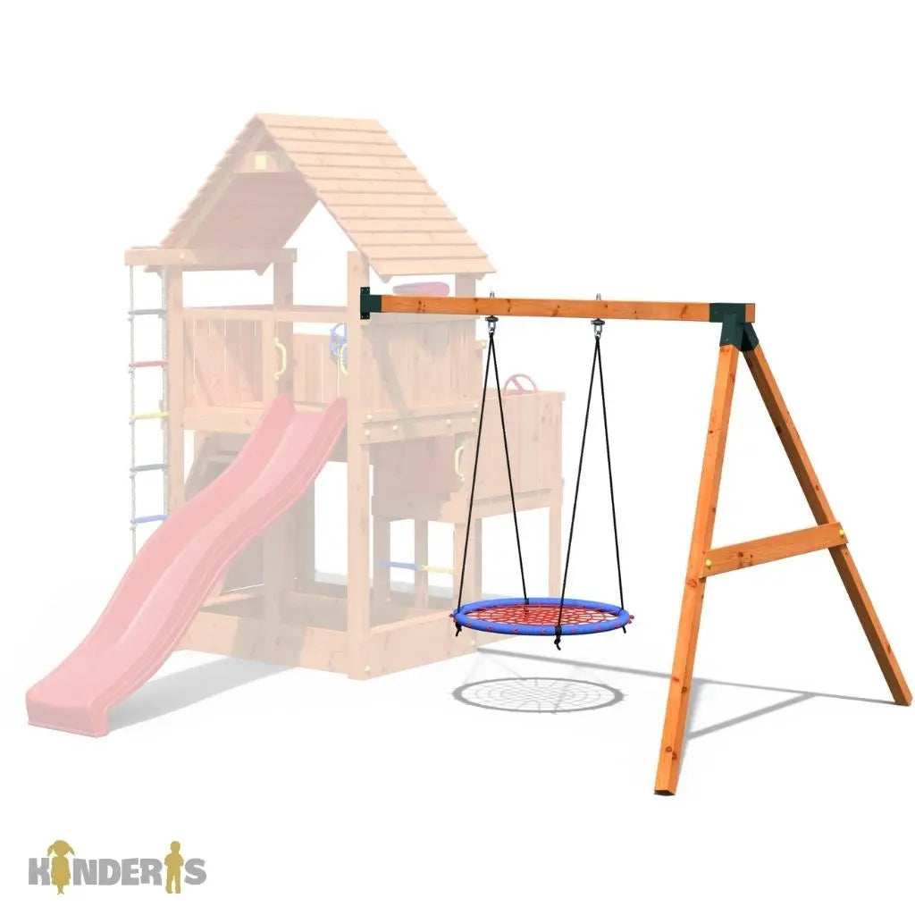 medinis supyniu modelis pastatytas lauke