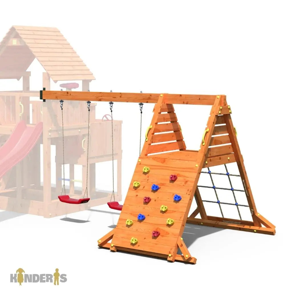 medinis supyniu modelis pastatytas lauke