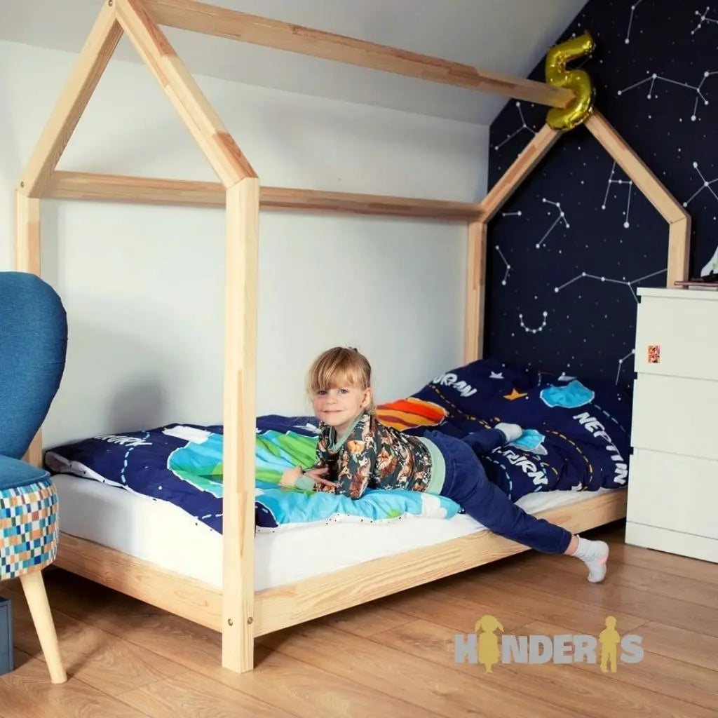 vaikiska lova vaiko kambaryje